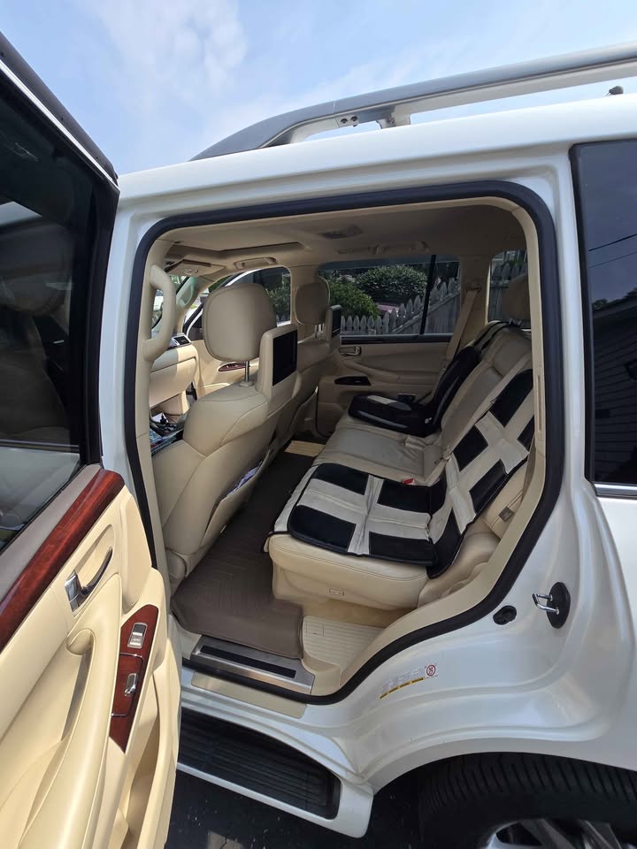 2013 Lexus LX · LX 570 Sport Utility 4D in Shirley, NY (photo 9) — photo 9