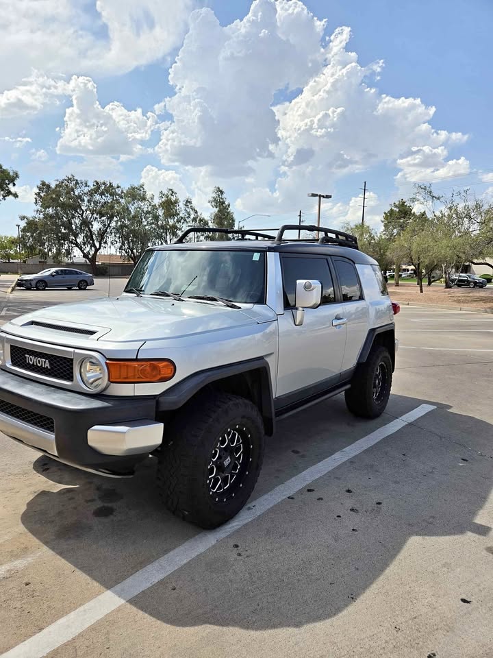 2007 Toyota FJ Cruiser clean title in Mesa, AZ (photo 1) — photo 1