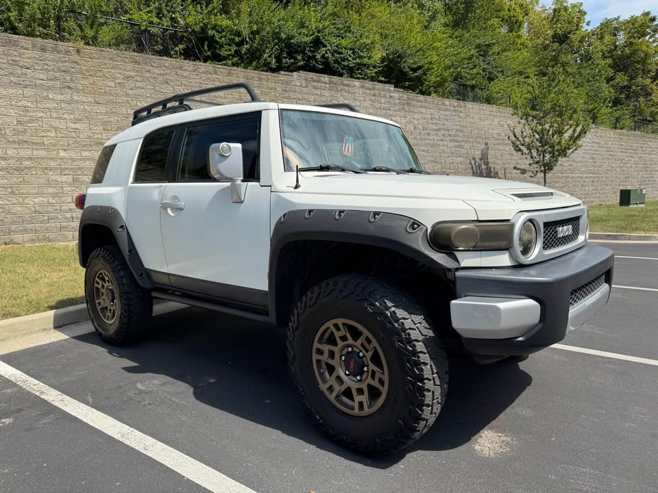 2013 Toyota FJ Cruiser 4WD – 90k Miles – Iceberg White – in Lexington, KY (photo 2) — photo 2