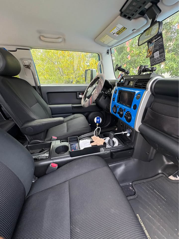 Blue Toyota FJ Cruiser with roof rack. 2007 Toyota FJ Cruiser 4x4 - Clean Title - Well Maintained
P in Miami, FL (photo 10) — photo 10
