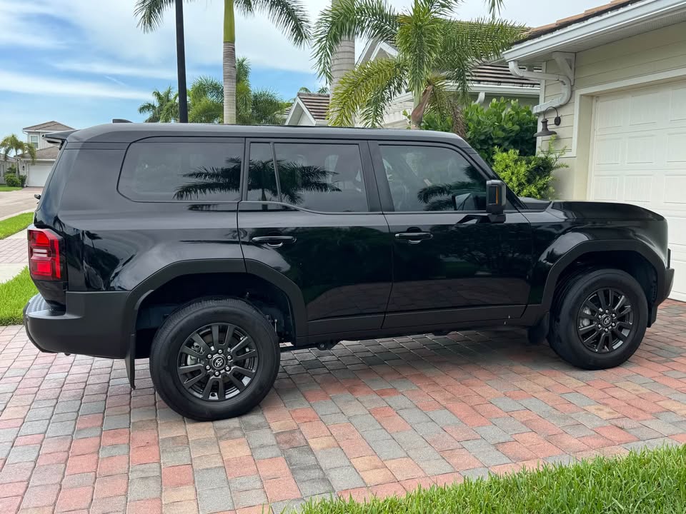 Toyota Land Cruiser in Naples, FL (photo 2) — photo 2
