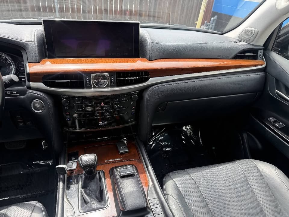 2017 Lexus LX 570 in Sacramento, CA (photo 5) — photo 5
