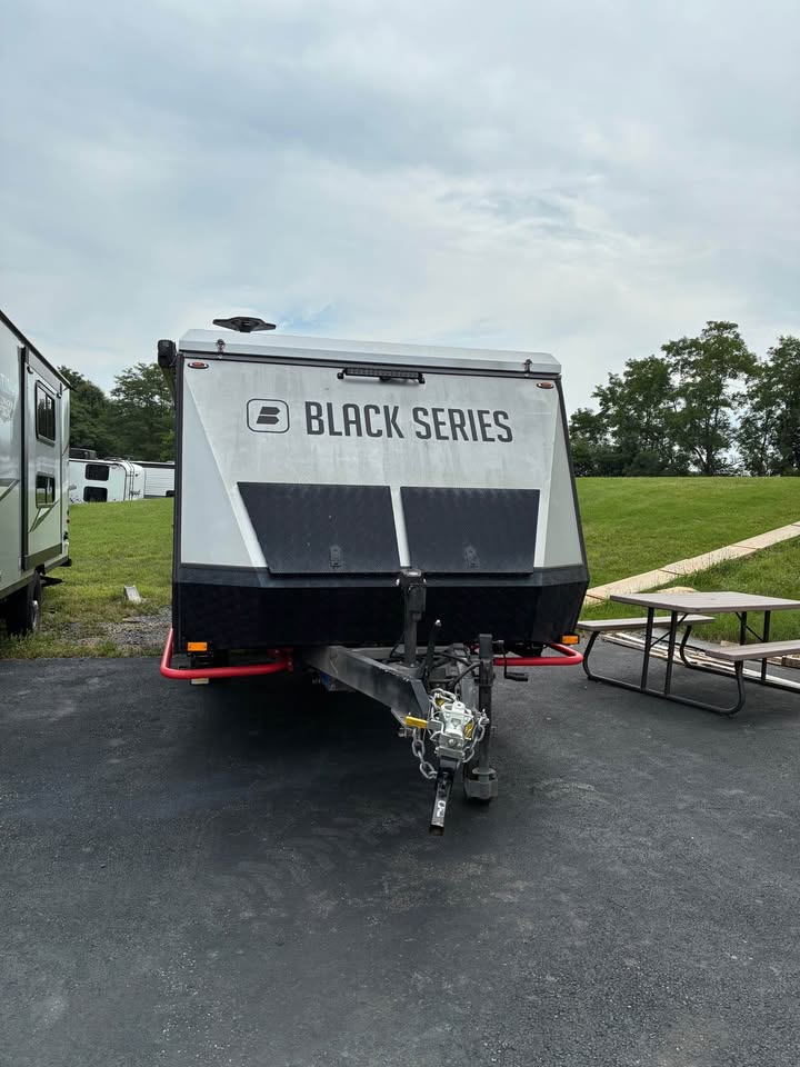 2022 Black Series HQ12, UNIQUE RV in Harrisburg, PA (photo 2)