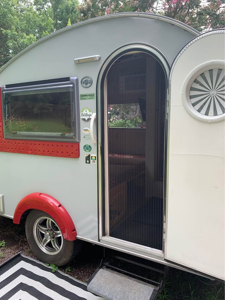2017 CS-S Series T@B by nuCamp 320 Teardrop Camper in Heathsville, VA (photo 5) — photo 5