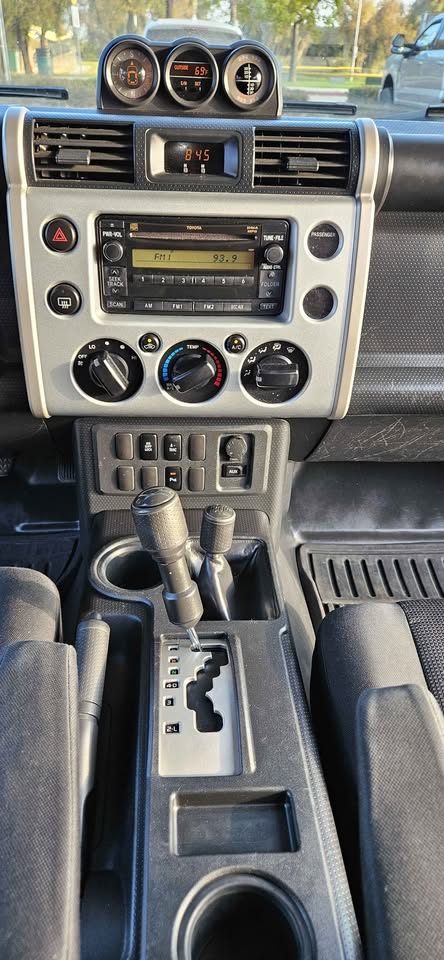 2010 Toyota FJ Cruiser · Sport Utility 2D in South El Monte, CA (photo 12) — photo 12
