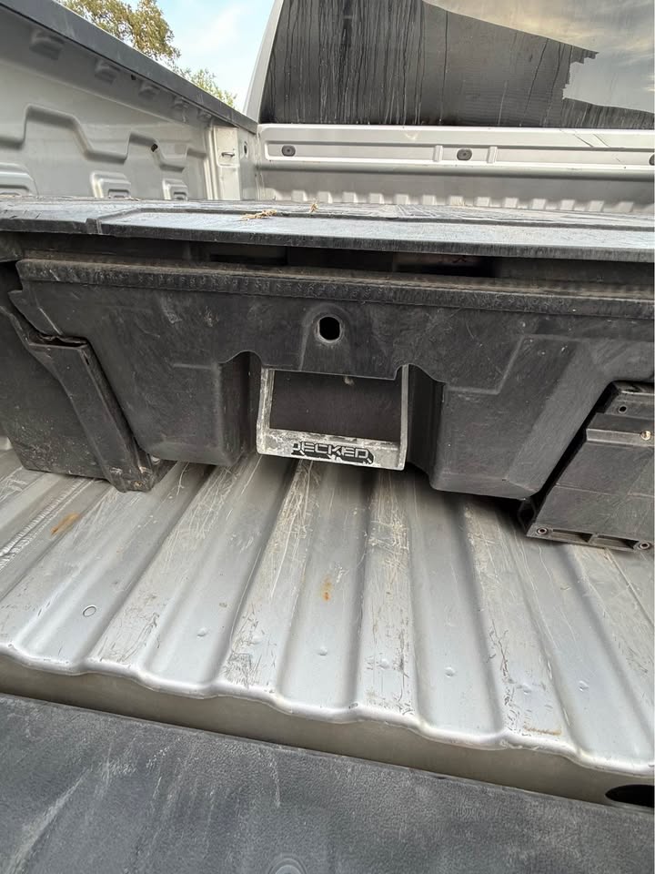 Decked System and Toolbox (photo 4) — photo 4