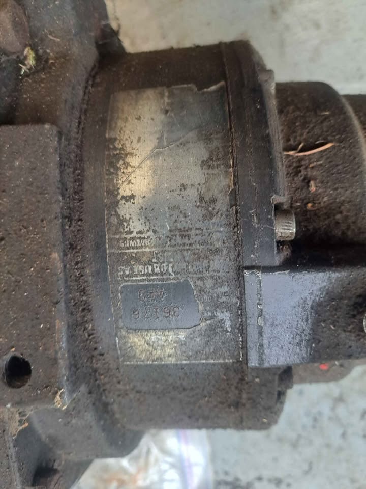 Warn M8000 Electric Winch in Bremerton, WA (photo 2) — photo 2