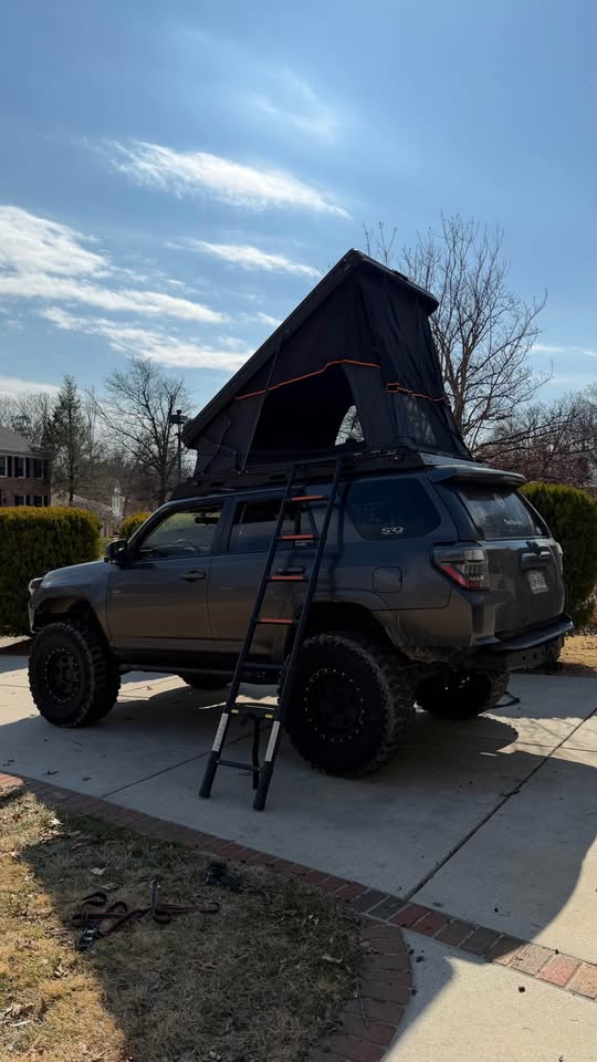 2017 Toyota 4Runner · SR5 Sport Utility 4D in Springfield, VA (photo 9) — photo 9