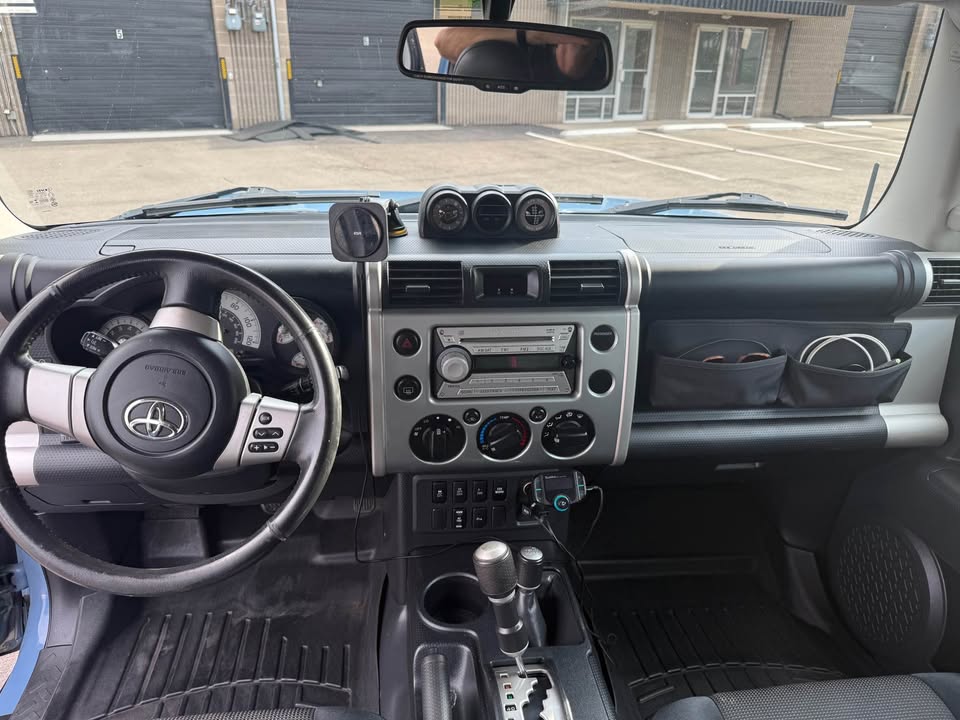 2009 Toyota FJ Cruiser · Sport Utility 2D in Denver, CO (photo 8) — photo 8