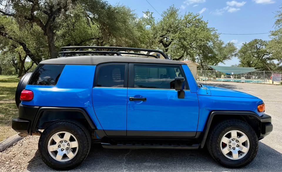 2007 Toyota FJ Cruiser · Sport Utility 2D in New Braunfels, TX (photo 6) — photo 6