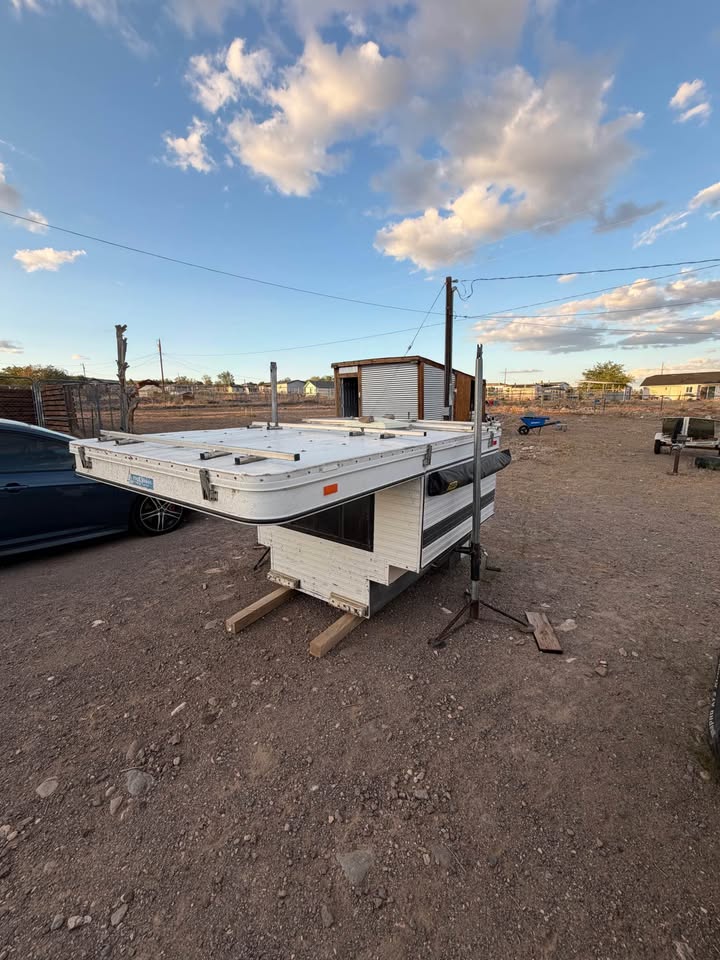Four Wheel Camper Falcon for Tacoma/Ranger/Colorado or Five Foot Bed Midsize Truck in Silver Springs, NV (photo 4) — photo 4