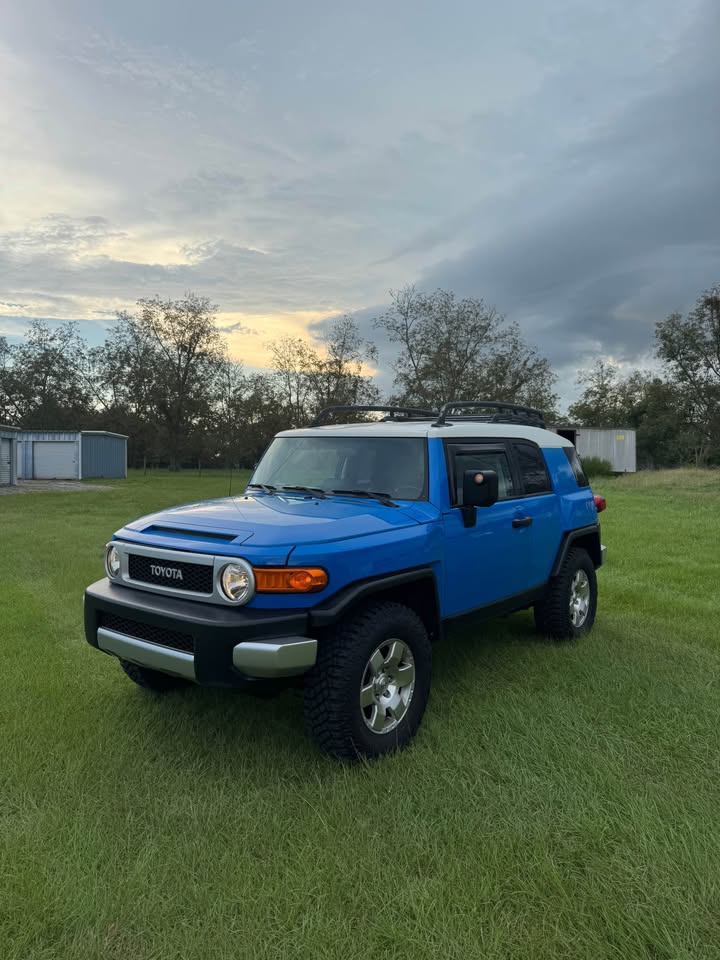 2010 Toyota FJ Cruiser · Sport Utility 2D in Pensacola, FL (photo 2) — photo 2
