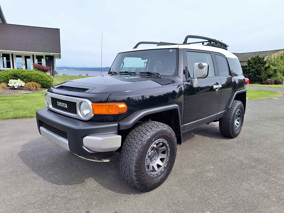 2007 Toyota FJ Cruiser in Clinton, WA (photo 1)
