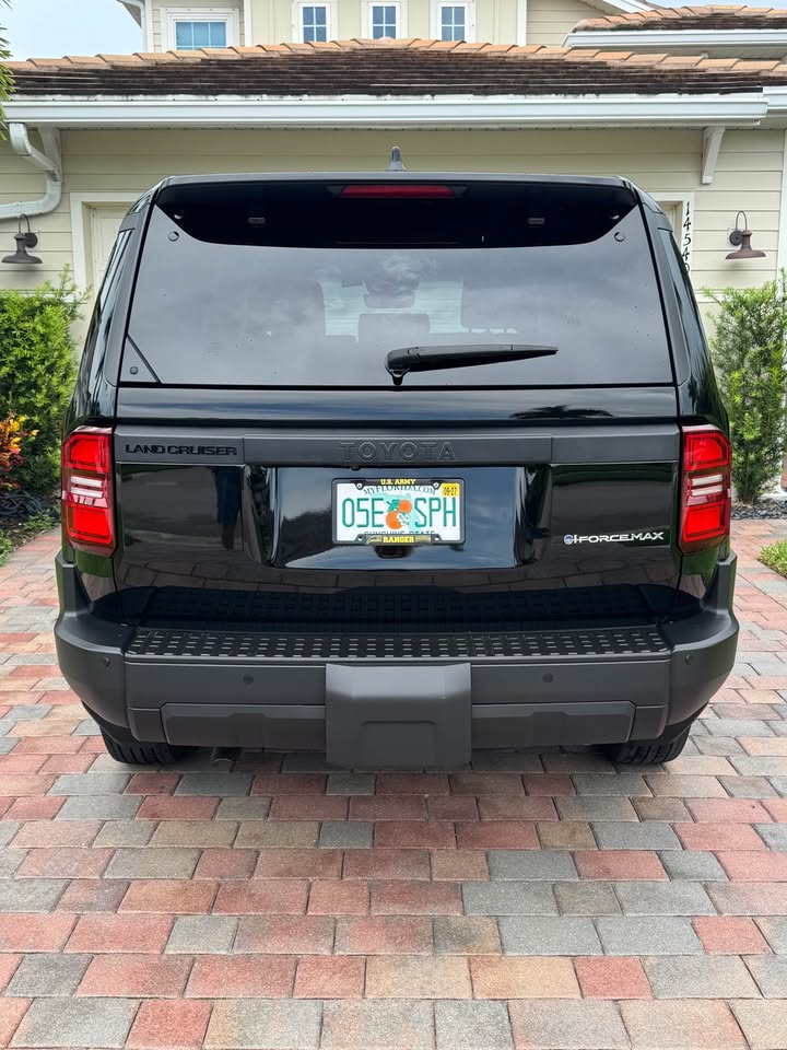 Toyota Land Cruiser in Naples, FL (photo 4) — photo 4