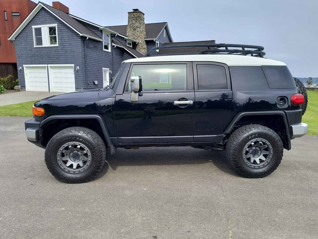 2007 Toyota FJ Cruiser — photo 2