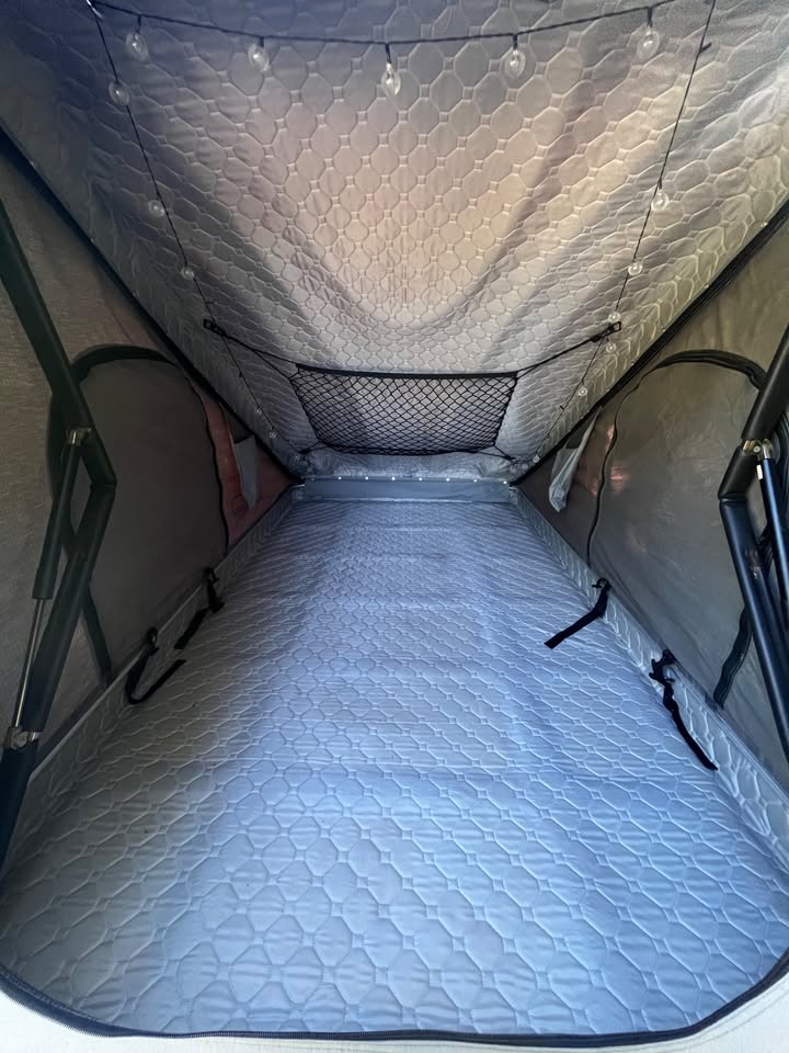Roofnest Sparrow Eye 2018 rooftop tent in Pittsburgh, PA (photo 5) — photo 5