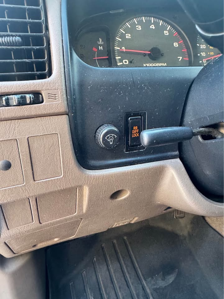2000 Toyota 4Runner · SR5 Sport Utility 4D in Gilbert, AZ (photo 12) — photo 12