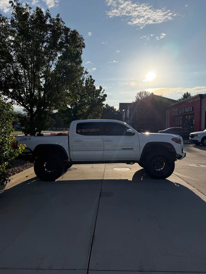 2017 Toyota Tacoma Double Cab · TRD Off-Road Pickup 4D 5 ft in Draper, UT (photo 9) — photo 9