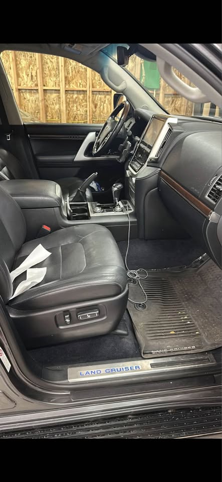 2018 Toyota Landcruiser · Land Cruiser in Littleton, CO (photo 3) — photo 3
