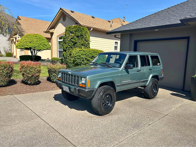 2000 Jeep cherokee xj sport in Salem, OR (photo 1)