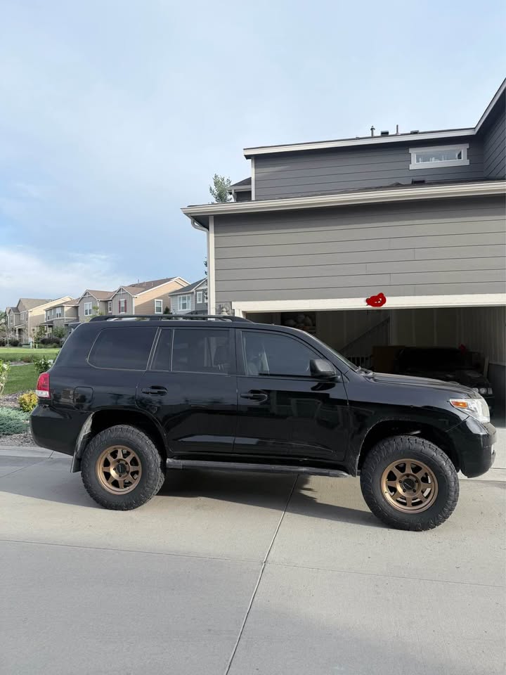 2008 Lexus land cruiser (200 series) in Aurora, CO (photo 4)