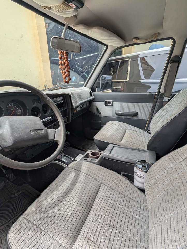 1990 Toyota Land Cruiser (photo 4) — photo 4