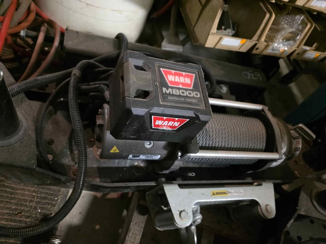 Warn winch M8000 and / or Warn grill guard for Ford Superduty — photo 2