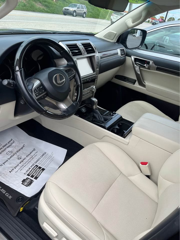 2021 Lexus GX · 460 in Lebanon, PA (photo 5) — photo 5