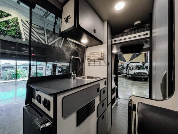2023 Winnebago REVEL BMB44E in West Sacramento, CA (photo 7) — photo 7