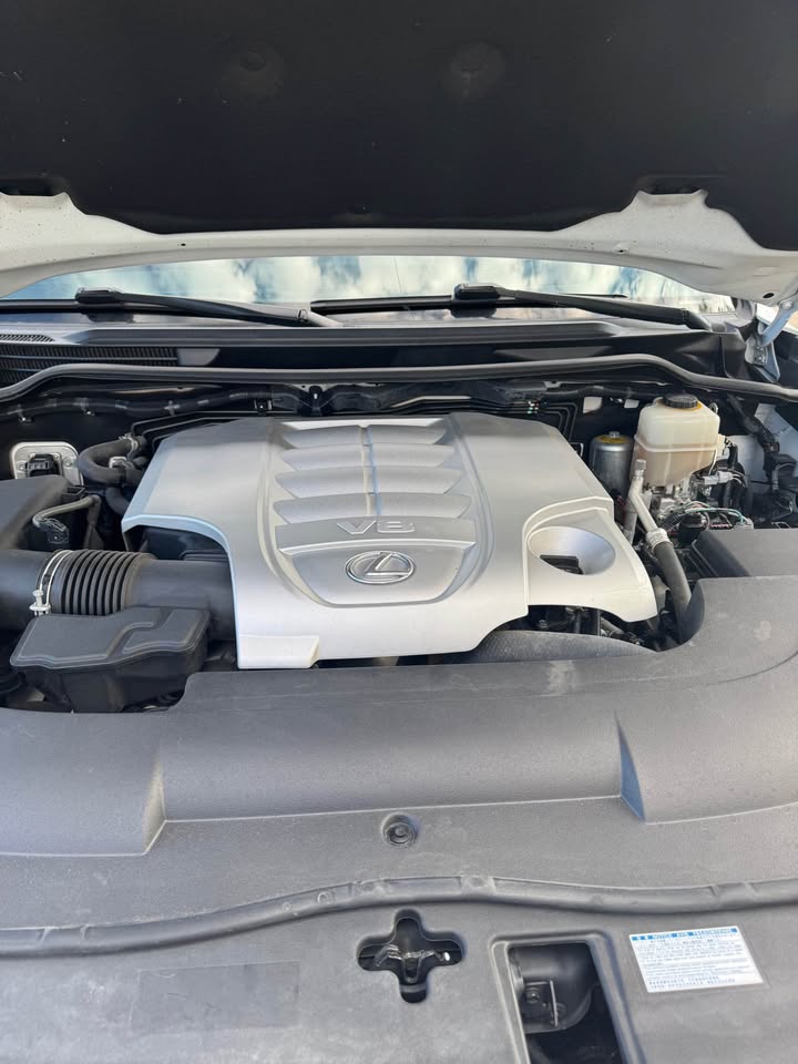 2016 Lexus LX · LX 570 Sport Utility 4D in Golden, CO (photo 8) — photo 8