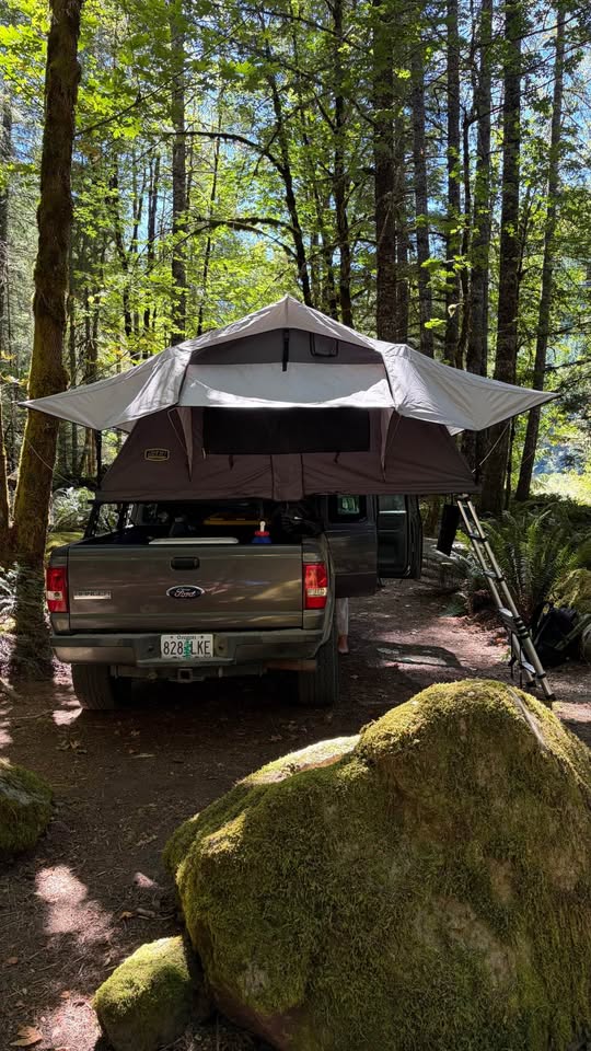 SmittyBilt GEN2 Overlander Rooftop Tent w/Truck Bed Racks in Bend, OR (photo 4) — photo 4