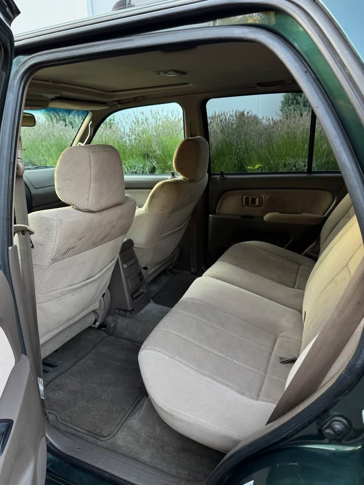 2001 Toyota 4Runner · SR5 Premium Sport Utility 4D in Edgewood, WA (photo 10) — photo 10