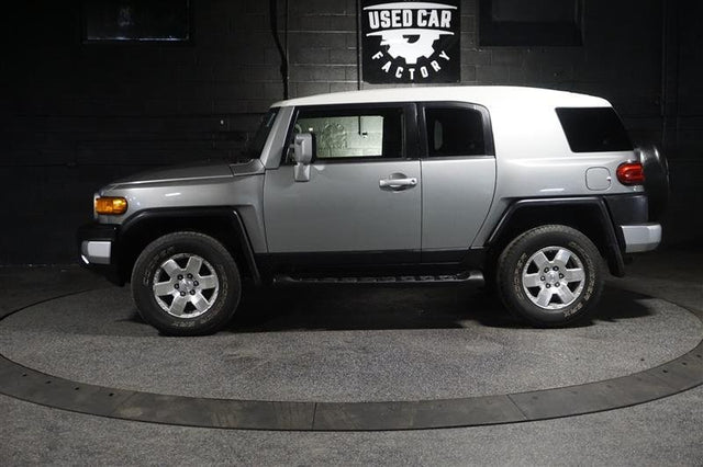 2010 Toyota FJ Cruiser — photo 3