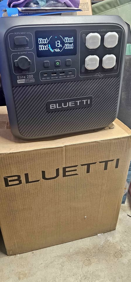 BLUETTI Elite 200 V2 Portable Power Station in Cerritos, CA (photo 1) — photo 1