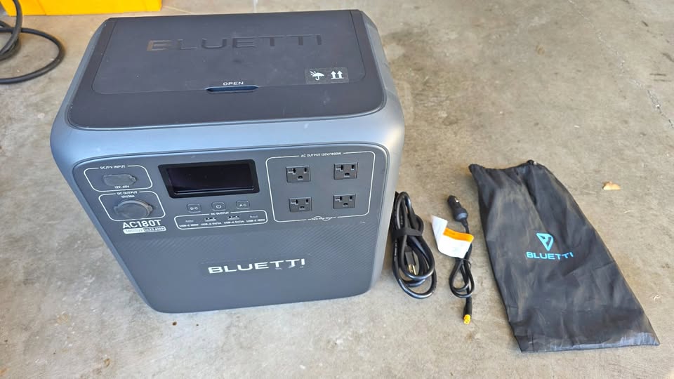 Bluetti AC180T in Everett, WA (photo 1)