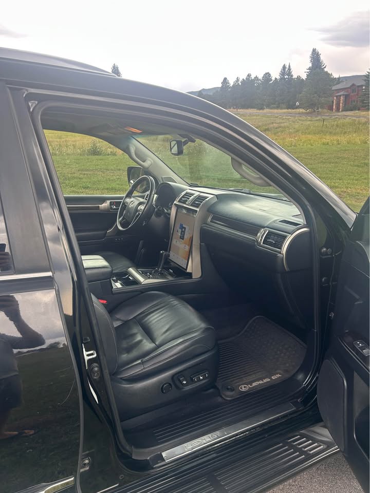 2015 Lexus GX · GX 460 Luxury Sport Utility 4D in Evergreen, CO (photo 9) — photo 9