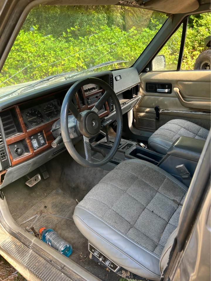 1993 Jeep Cherokee · Sport Utility 4D in Everson, WA (photo 4) — photo 4