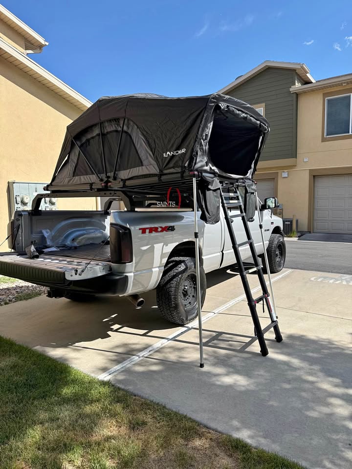 iLander Skycamp Rooftop Tent and Bed Rack (photo 1) — photo 1