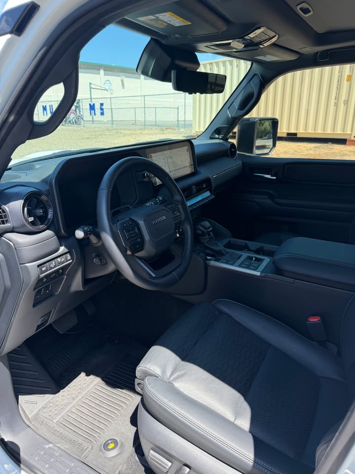 2025 Toyota Land Cruiser (photo 6) — photo 6