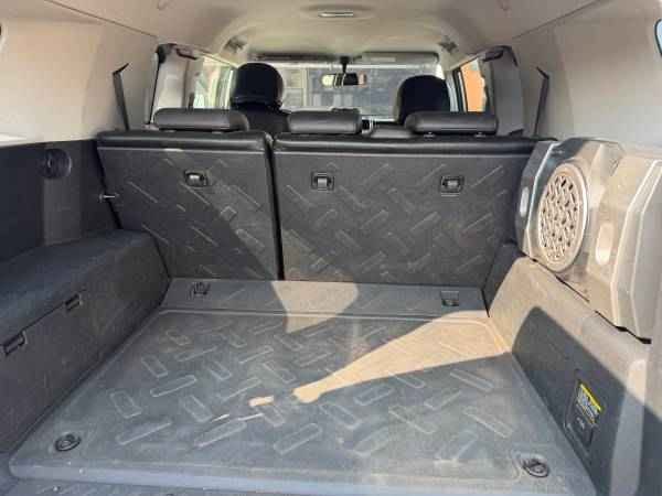 2007 Toyota FJ Cruiser · Sport Utility 2D (photo 6) — photo 6