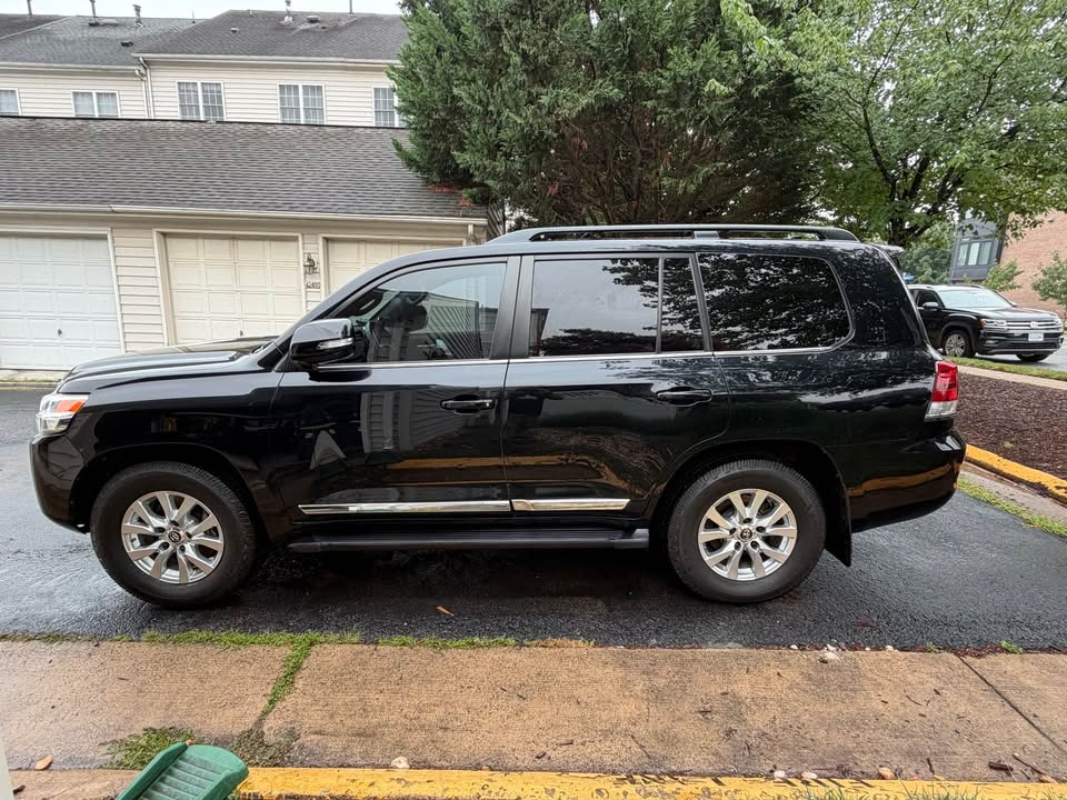 2021 Toyota toyota+land+cruiser in Leesburg, VA (photo 4) — photo 4