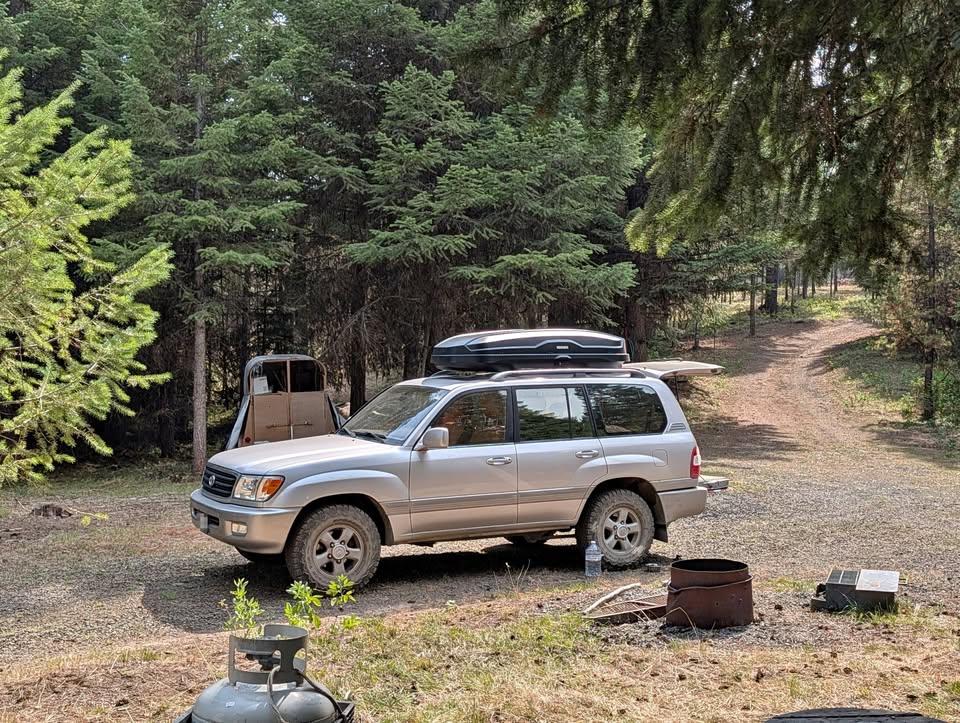 2000 Toyota Land Cruiser in Renton, WA (photo 1)