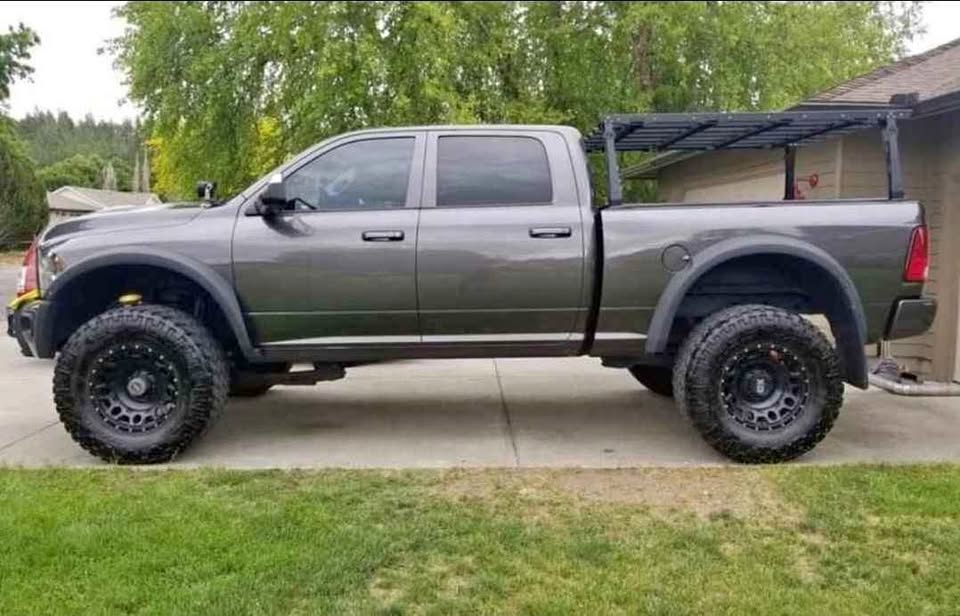 2017 Ram 2500 Crew Cab · SLT Pickup 4D 6 1/3 ft in Moses Lake, WA (photo 1)