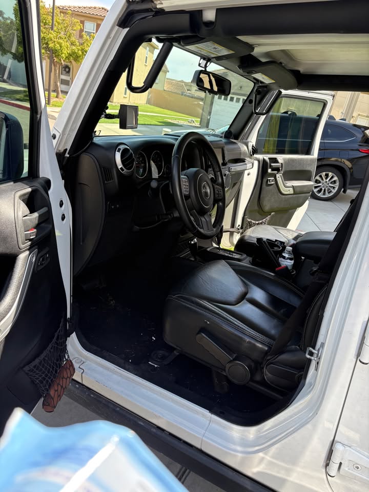 2014 Jeep wrangler unlimited rubicon in San Diego Country Estates, California (photo 6) — photo 6
