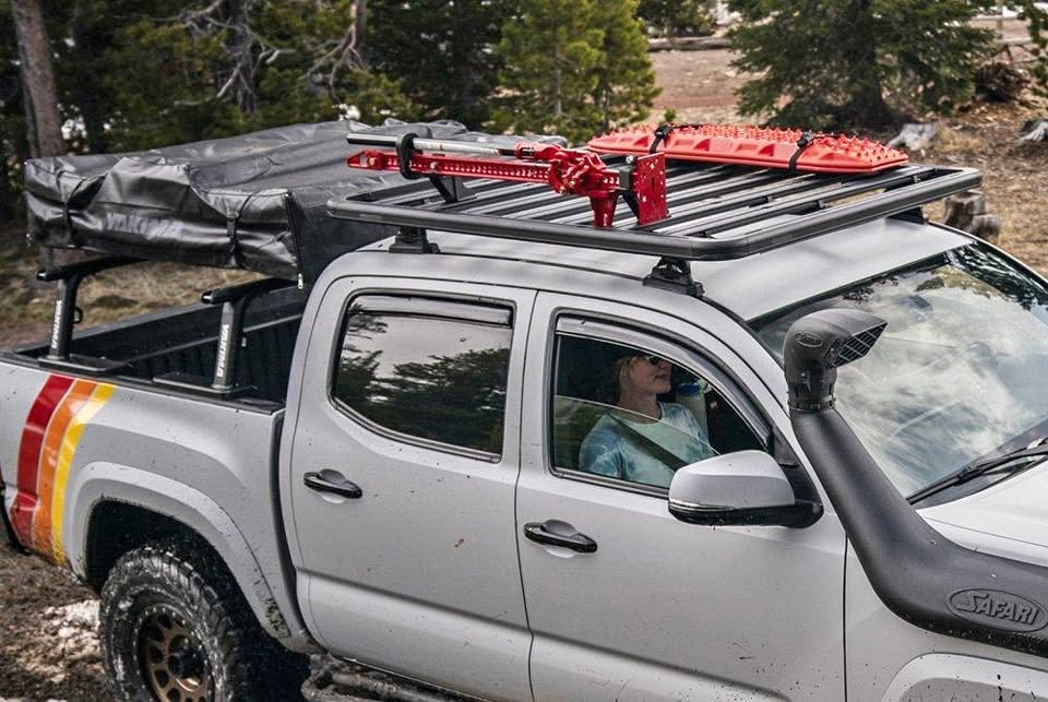 Yakima Roof Rack - LockNLoad Platform Roof Cargo Basket in Longmont, CO (photo 1) — photo 1