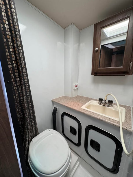 Camper in Springville, UT (photo 9)