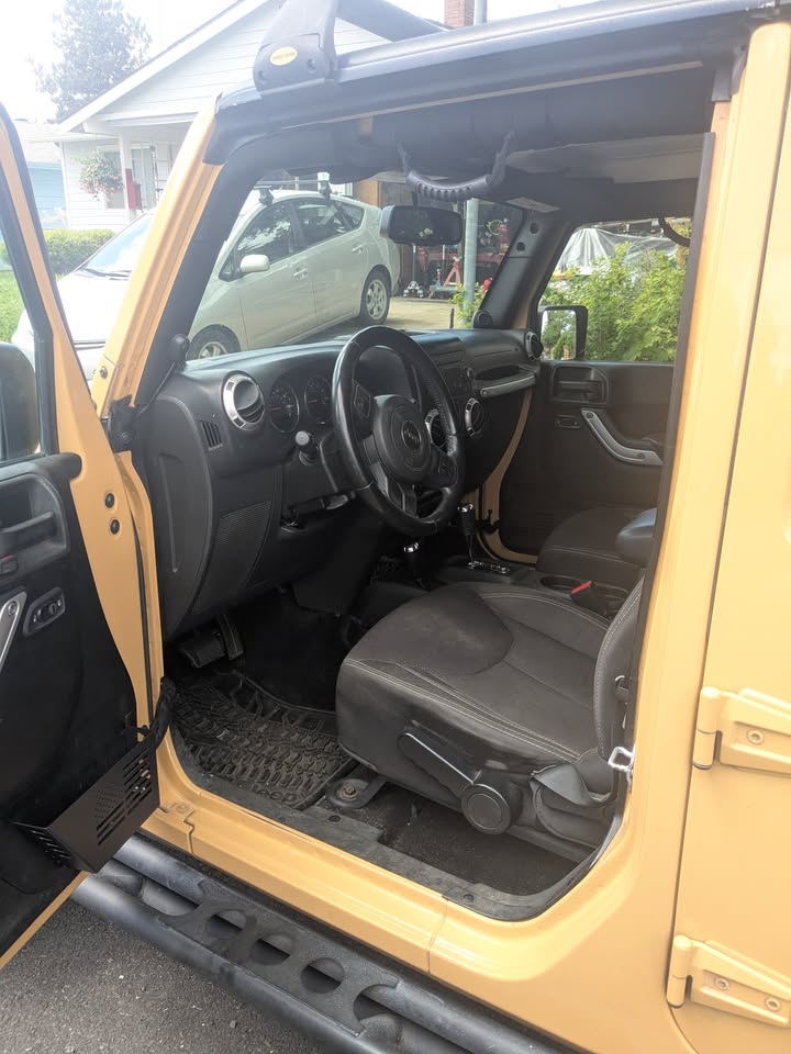 2013 Jeep Jeep+Wrangler+Unlimited in Portland, OR (photo 7) — photo 7
