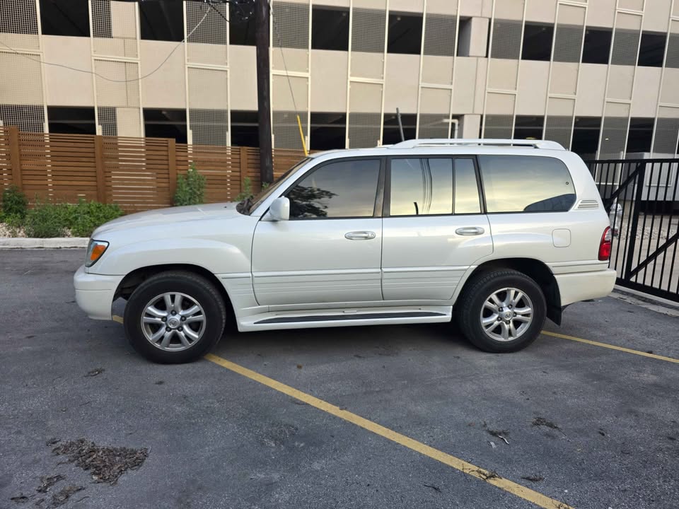 2003 Lexus LX · LX 470 Sport Utility 4D in Austin, TX (photo 6)