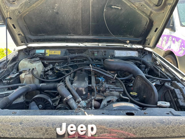 1993 Jeep Cherokee XJ — photo 2