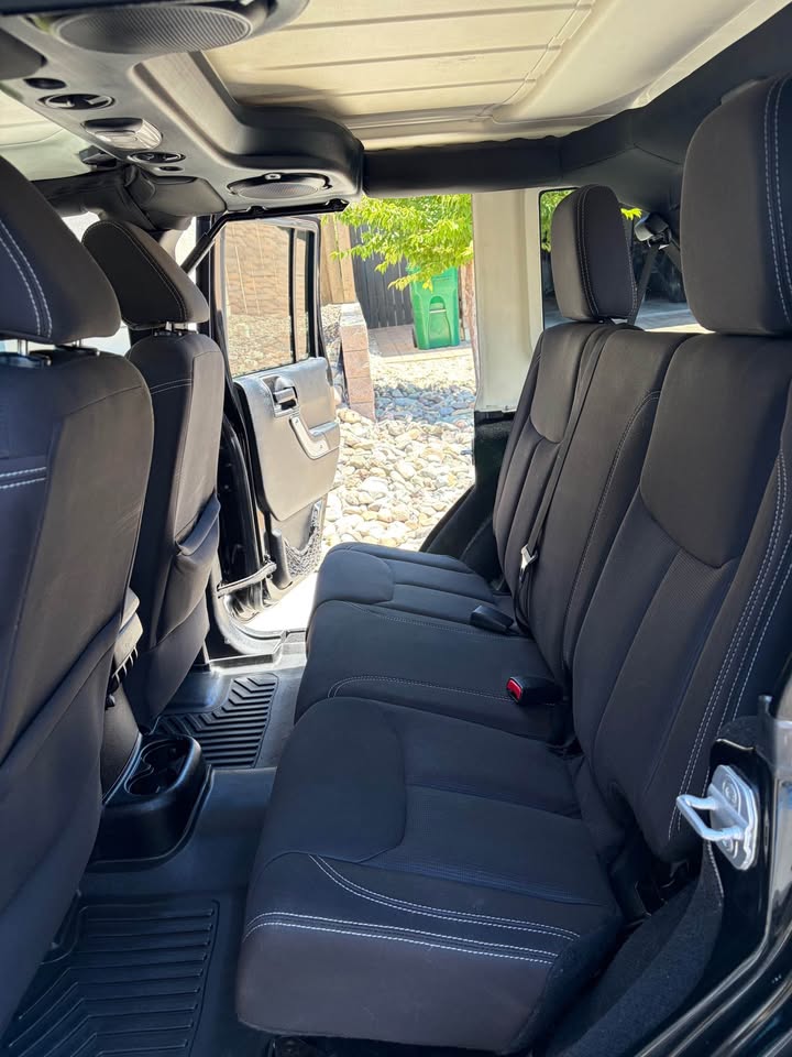 2013 Jeep Wrangler Unlimited · Rubicon (JK) Sport Utility 4D in Reno, NV (photo 11) — photo 11